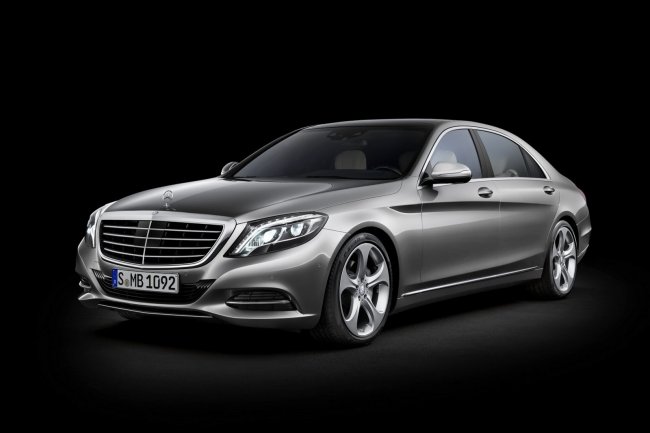   Mercedes-Benz S-  