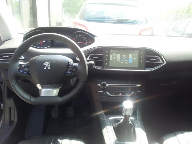  Peugeot 308   