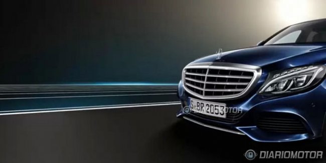   Mercedes-Benz C-  