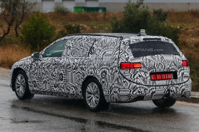 Прототип нового Volkswagen Passat замечен на тестах