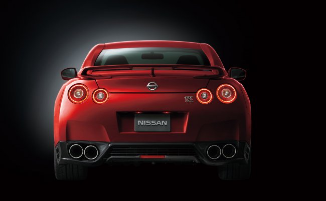      Nissan GT-R