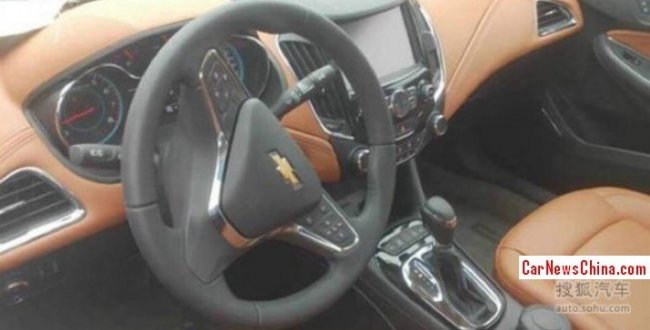 Chevrolet Cruze нового поколения попался без камуфляжа
