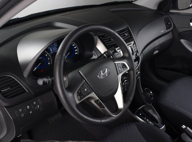 Hyundai Solaris — новое лицо и шестиступенчатый «автомат»