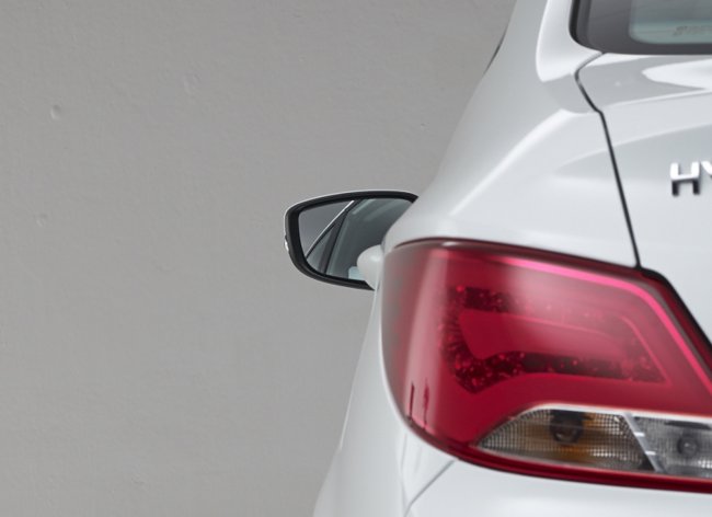 Hyundai Solaris — новое лицо и шестиступенчатый «автомат»