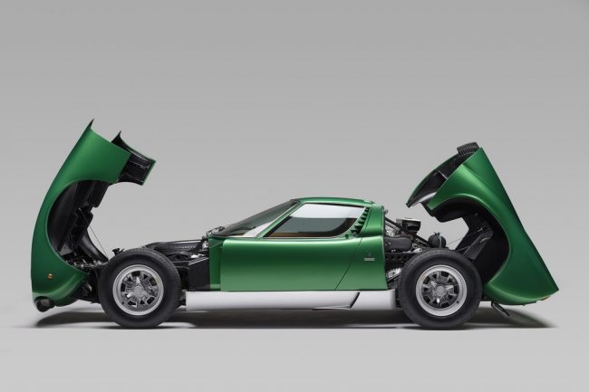 В Lamborghini восстановили самую первую Miura SV