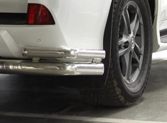 Чем могут оказаться полезными защитные дуги на бампер автомобиля