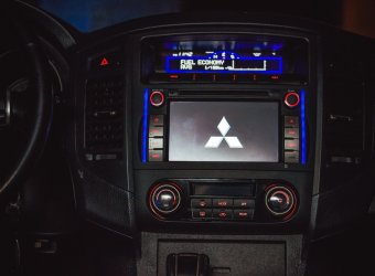 ������� ��������� Incar ��� Mitsubishi Pajero Wagon